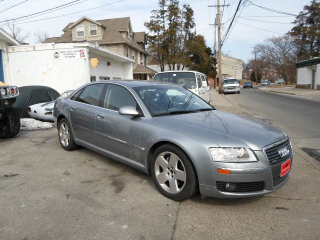 Audi A8 2007 photo 2