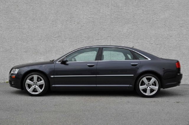 Audi A8 2007 photo 2