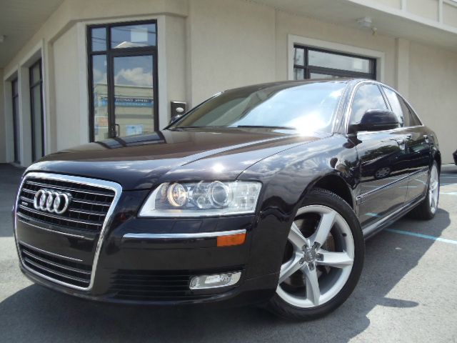 Audi A8 2008 photo 2