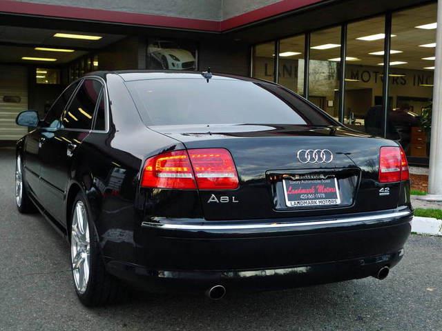 Audi A8 2009 photo 2