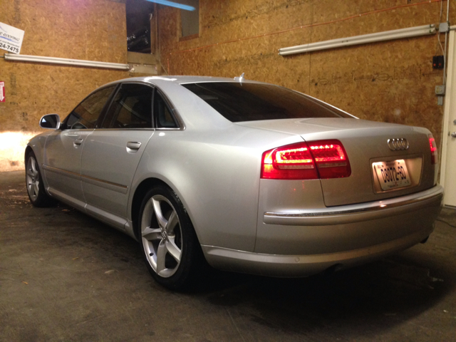 Audi A8 2009 photo 2