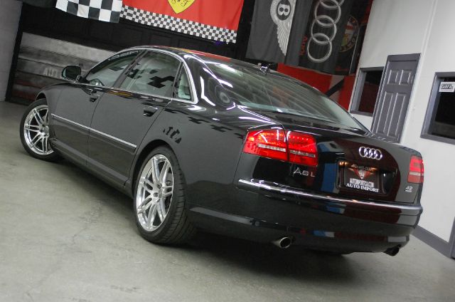 Audi A8 2009 photo 28