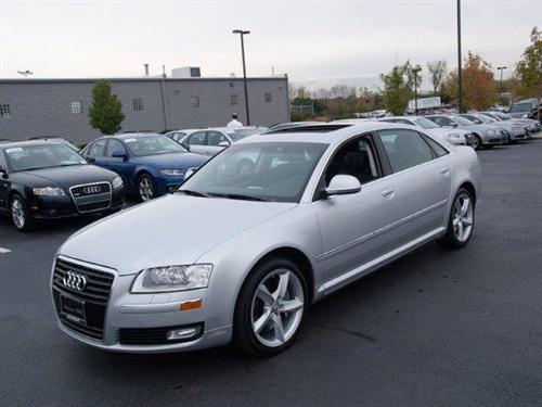 Audi A8 2009 photo 2