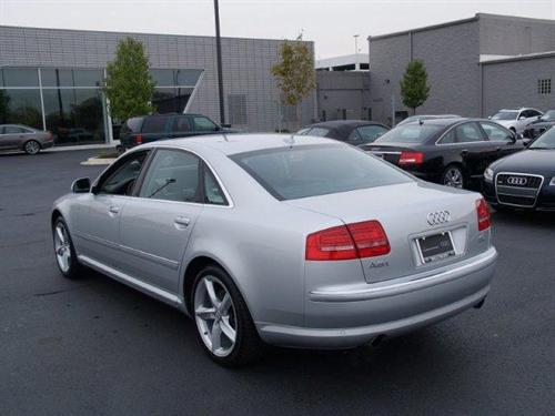 Audi A8 2009 photo 4