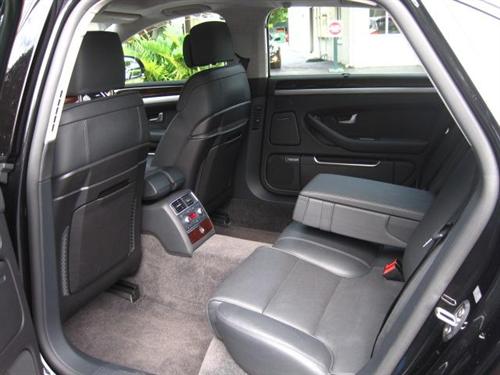 Audi A8 2010 photo 3