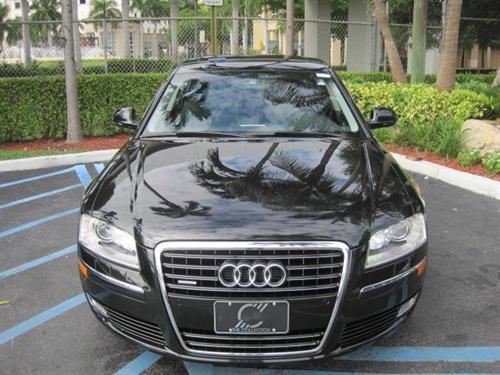 Audi A8 2010 photo 4