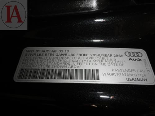 Audi A8 2010 photo 2