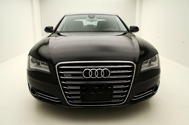 Audi A8 2011 photo 5