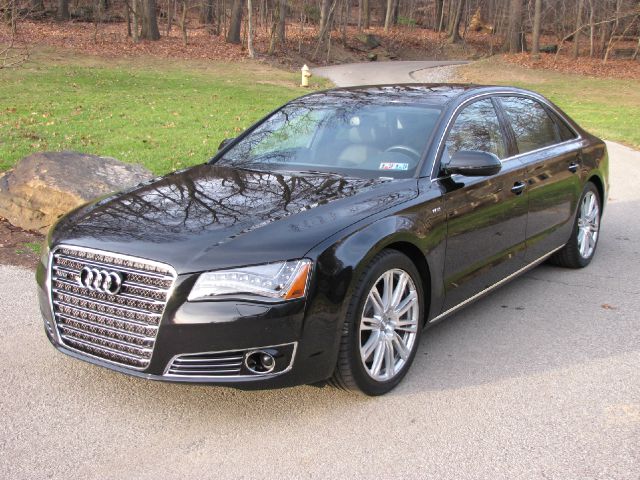 Audi A8 2012 photo 3