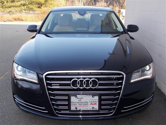 Audi A8 2013 photo 4