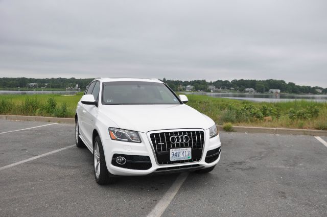 Audi Q5 2010 photo 2