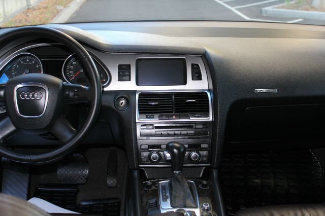 Audi Q7 2007 photo 13