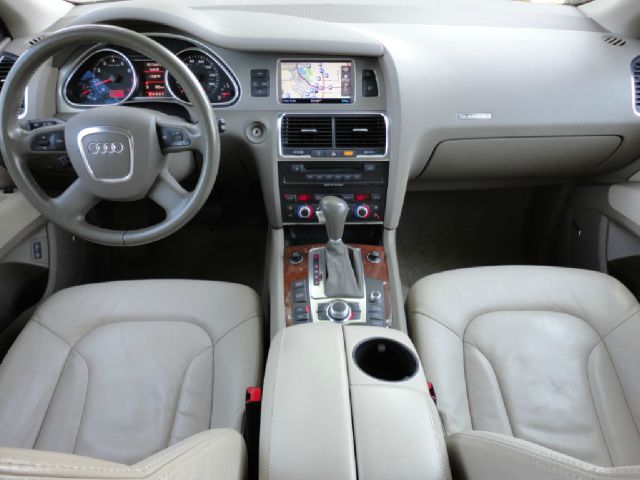 Audi Q7 2007 photo 2