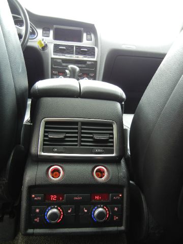 Audi Q7 2007 photo 20