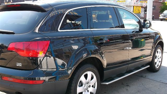 Audi Q7 2007 photo 8