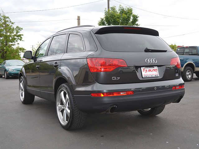 Audi Q7 RT/1 SUV