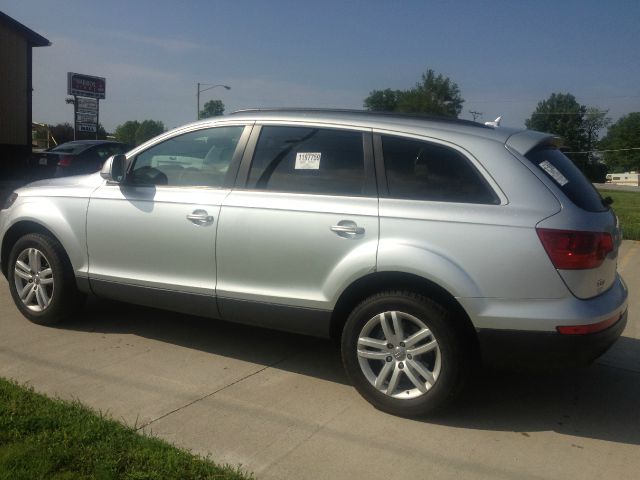 Audi Q7 2007 photo 8