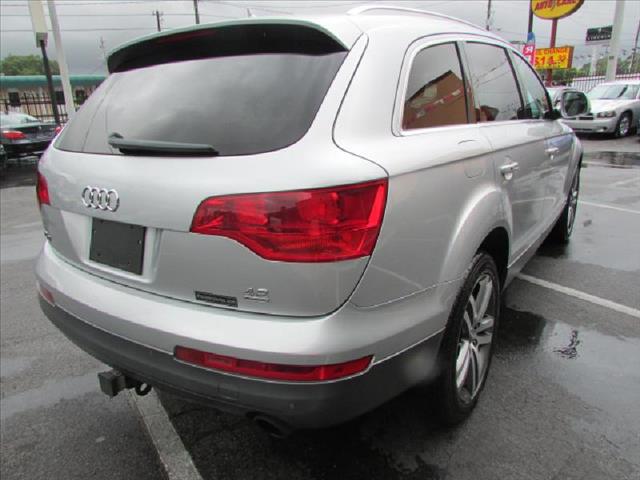 Audi Q7 2007 photo 28