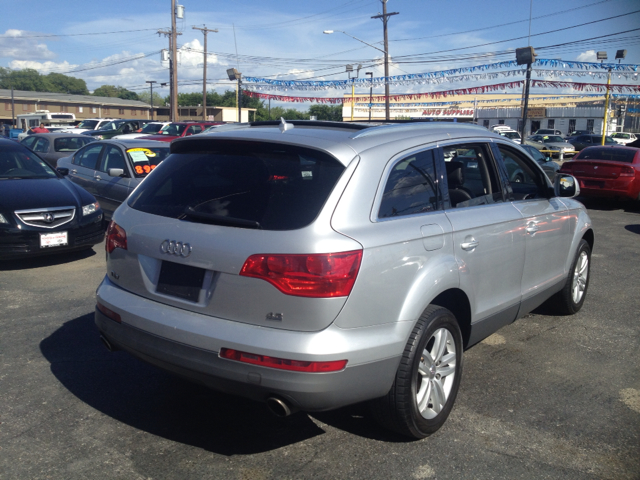 Audi Q7 2007 photo 2