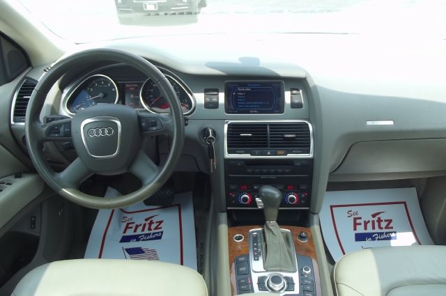 Audi Q7 2007 photo 12