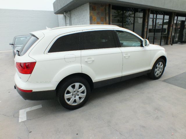 Audi Q7 2007 photo 4