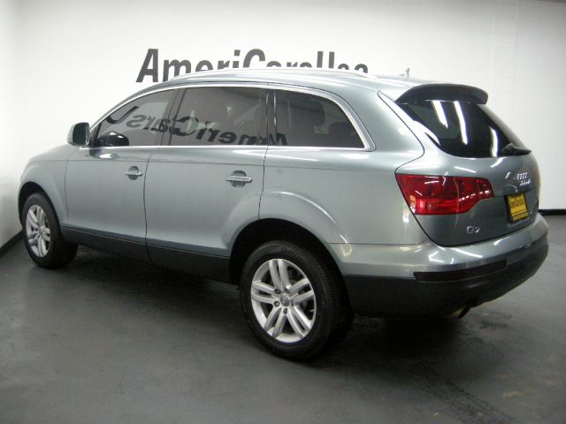 Audi Q7 2008 photo 2