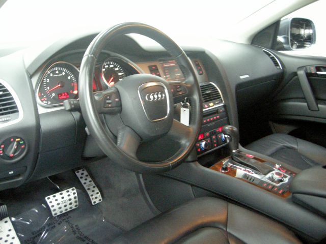 Audi Q7 2008 photo 3
