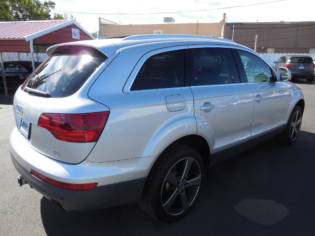 Audi Q7 2008 photo 2