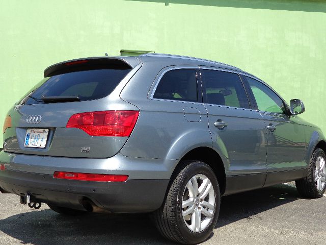 Audi Q7 2009 photo 1