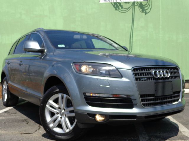 Audi Q7 2009 photo 2