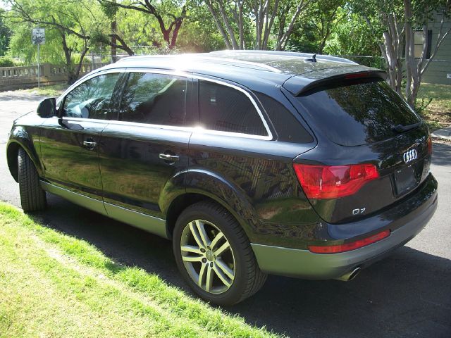 Audi Q7 2009 photo 2