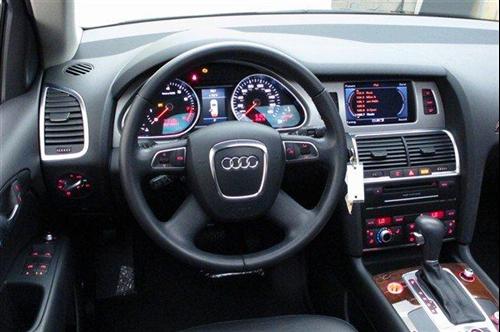 Audi Q7 2010 photo 1