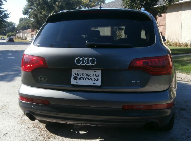 Audi Q7 2010 photo 1