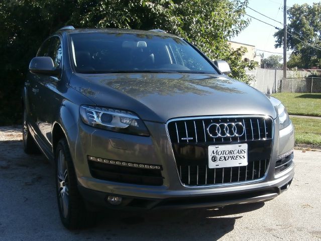 Audi Q7 2010 photo 4