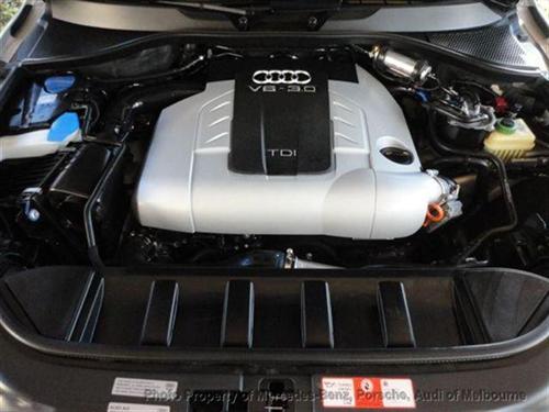 Audi Q7 2010 photo 2