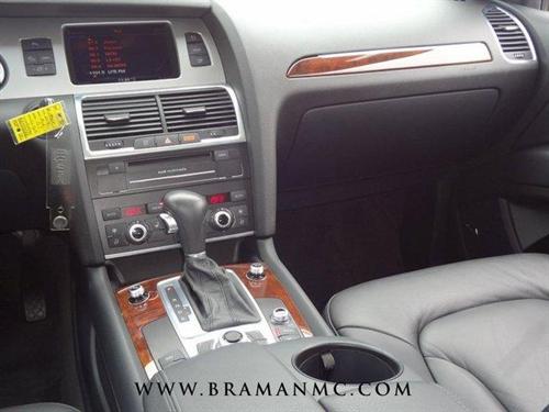 Audi Q7 2010 photo 4