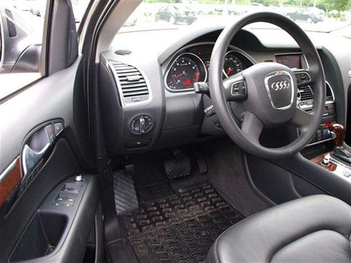 Audi Q7 2010 photo 0