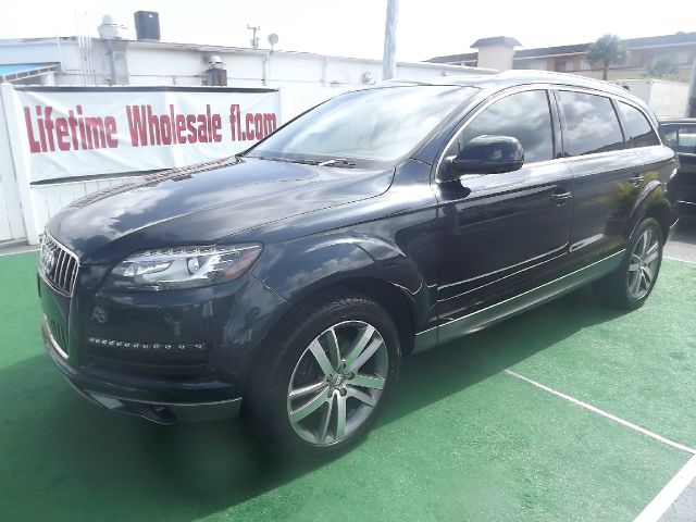 Audi Q7 2010 photo 4