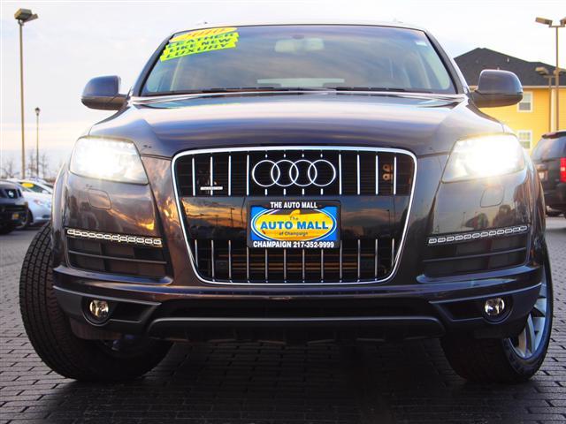 Audi Q7 2010 photo 2