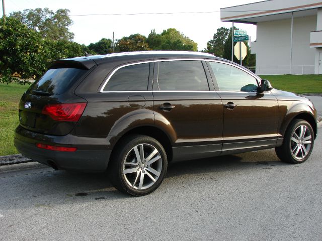 Audi Q7 2011 photo 11