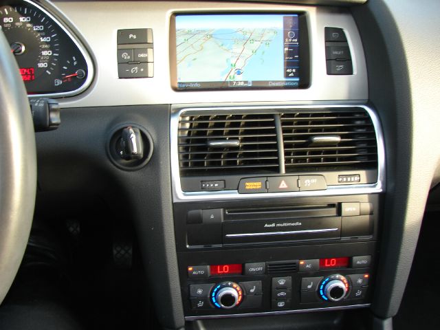 Audi Q7 2011 photo 13