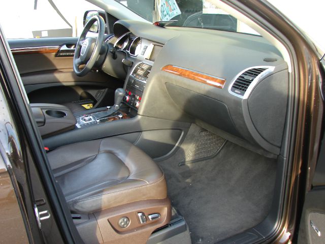 Audi Q7 2011 photo 6