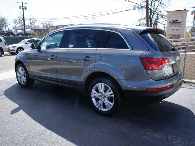 Audi Q7 2011 photo 1