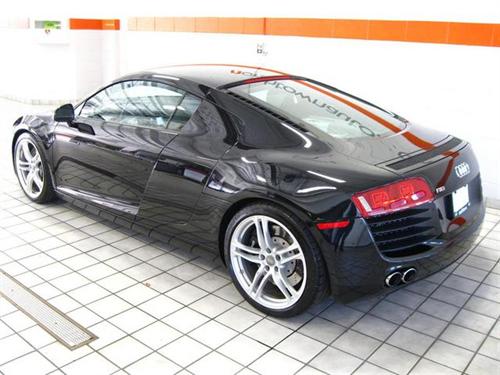 Audi R8 2008 photo 2