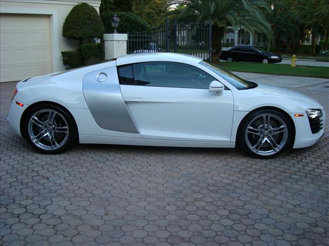 Audi R8 2009 photo 48