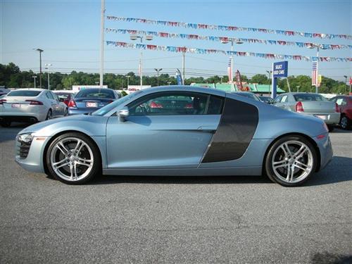 Audi R8 2009 photo 2