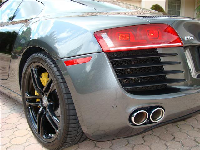 Audi R8 2009 photo 40