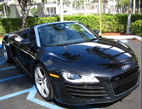 Audi R8 2011 photo 2