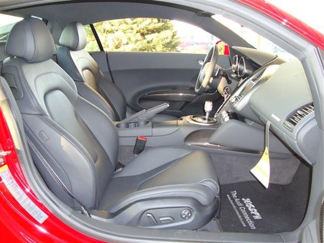 Audi R8 2011 photo 4