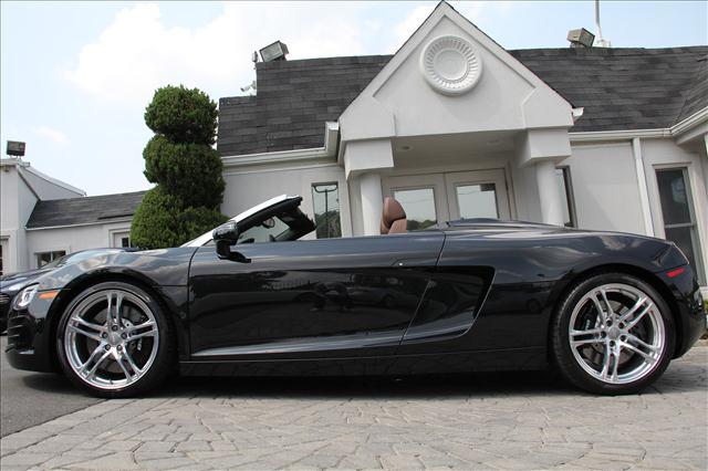 Audi R8 2011 photo 4